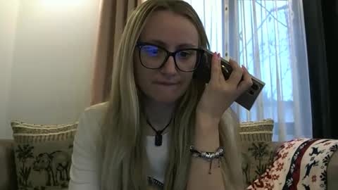 Melly online show from 11-11-25, 07:41