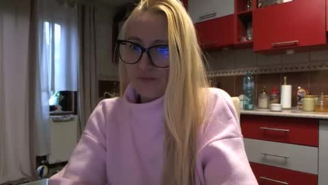 Melly online show from 11-26-25, 07:31