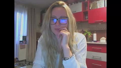 Melly online show from 03-10-26, 07:46