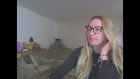 Melly online show from 04-05-26, 06:32