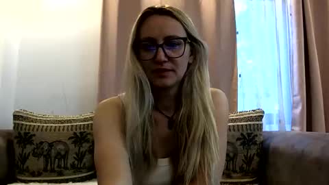 Melly online show from 06-09-26, 06:14
