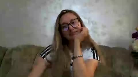 Melly online show from 07-25-26, 07:50