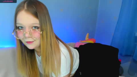 MelMooon online show from 02-08-25, 02:49