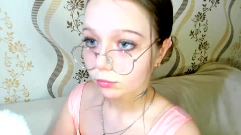 MelMooon online show from 11-12-25, 01:44