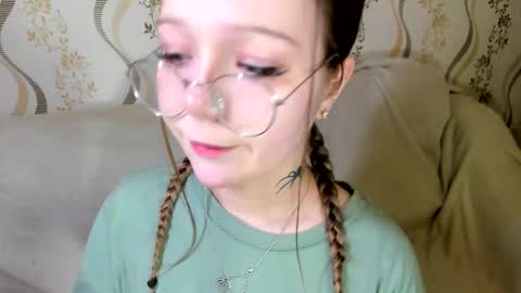 MelMooon online show from 12-21-25, 08:10