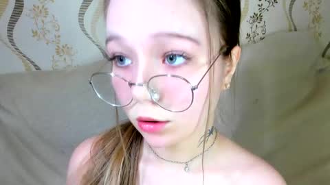 MelMooon online show from 01-09-26, 12:24