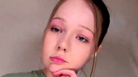 MelMooon online show from 06-10-26, 07:57