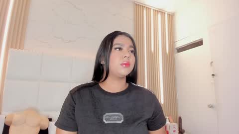 MELODDY PARKERR online show from 04-18-26, 12:09