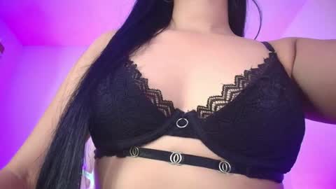 Snapshot of melody__77 chatting on 07-23-26, 02:53 online show from 07-23-26, 02:53