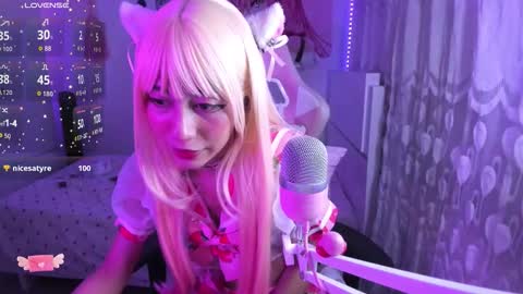 Snapshot of melody_e00 chatting on 09-17-25, 10:22 Elizabeth online show from 09-17-25, 10:22