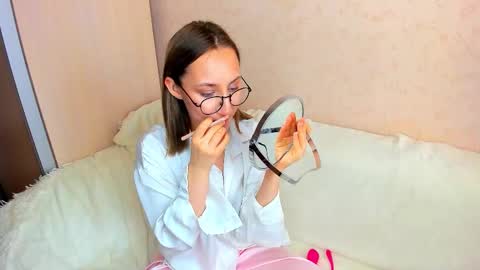 Snapshot of melodyoflovee chatting on 10-26-25, 05:02 Kaylie online show from 10-26-25, 05:02