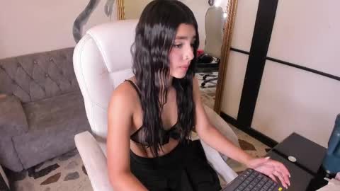 Snapshot of melodyprice_ chatting on 05-30-26, 09:12 Melody online show from 05-30-26, 09:12