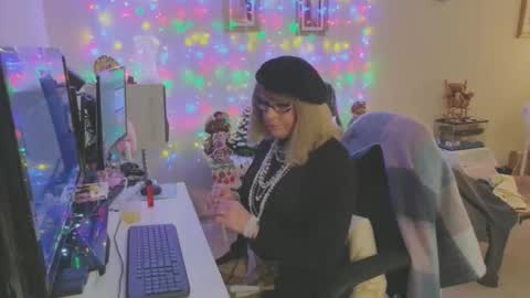 Melody online show from 12-21-25, 11:56