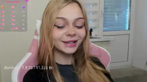 Snapshot of melonipinkbb chatting on 06-16-26, 10:29 MELONI online show from 06-16-26, 10:29