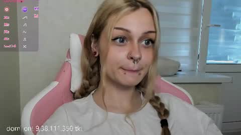 Snapshot of melonipinkbb chatting on 07-09-26, 08:07 MELONI online show from 07-09-26, 08:07