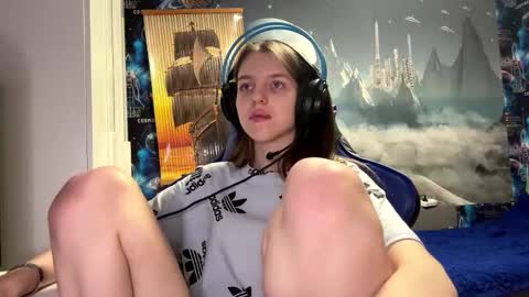 Hi Im Aria 18 years old online show from 03-07-26, 12:35