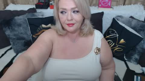 Snapshot of melyssamilfxxx chatting on 05-04-26, 03:13 melyssamilfxxx online show from 05-04-26, 03:13