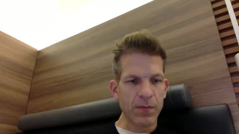 Andres online show from 10-26-25, 12:22