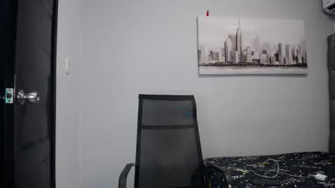 Snapshot of menxtop chatting on 05-02-26, 01:05 Tony and David online show from 05-02-26, 01:05