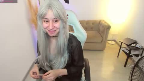 Snapshot of meomeee chatting on 12-01-25, 04:23 Meo online show from 12-01-25, 04:23