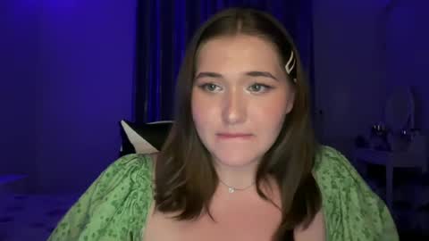 Snapshot of meow_claws chatting on 07-04-26, 06:25 Kitten online show from 07-04-26, 06:25