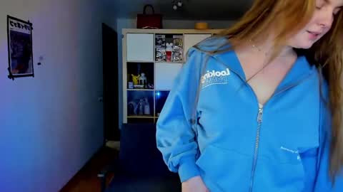 Flora  Next stream November 17th at 6  GMT online show from 06-01-26, 04:36