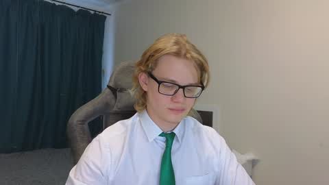 Mickey online show from 01-31-25, 04:47