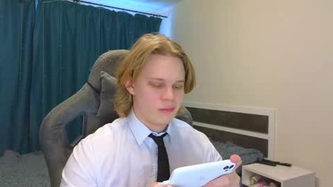 Mickey online show from 03-10-25, 03:34