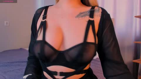 Snapshot of meow_rinnie chatting on 01-21-25, 08:19 My links --- online show from 01-21-25, 08:19