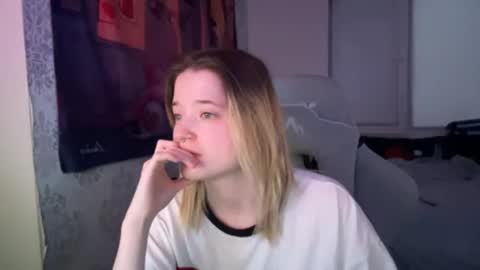 meowme online show from 12-31-24, 04:06