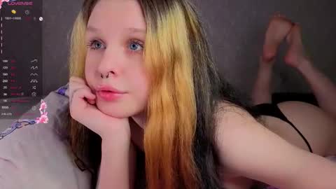 Snapshot of meowli chatting on 03-24-26, 02:22 meowli online show from 03-24-26, 02:22