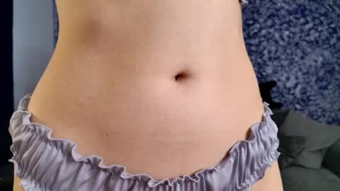 Mia online show from 04-24-26, 04:48