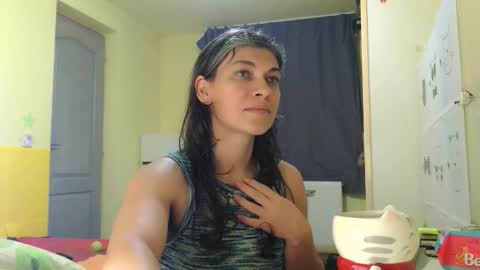 Snapshot of merciylove chatting on 01-18-26, 05:28 Miss Helena online show from 01-18-26, 05:28