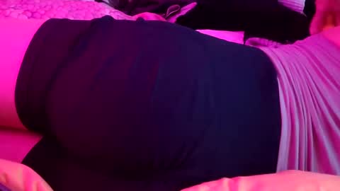 Snapshot of merelyalover chatting on 02-15-25, 11:17 gurlnips online show from 02-15-25, 11:17