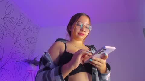 Snapshot of merida06 chatting on 10-27-25, 01:42 merida06 online show from 10-27-25, 01:42