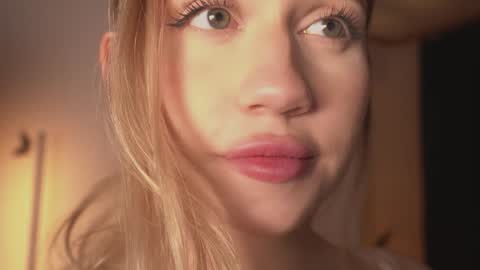 Lara OFFLINE  online show from 01-03-25, 11:12