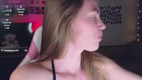 Snapshot of merry_dancers_ chatting on 01-17-25, 06:02 Susan online show from 01-17-25, 06:02