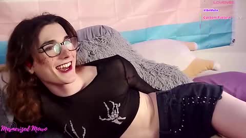 mesmerized_mowo online show from 09-09-25, 10:31