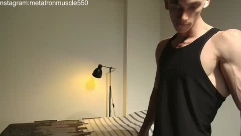 Snapshot of metatron_muscle chatting on 01-24-25, 12:42 Dany online show from 01-24-25, 12:42