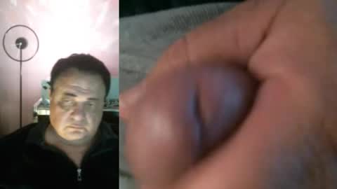 Snapshot of metrowester chatting on 10-21-25, 08:31 metrowester online show from 10-21-25, 08:31