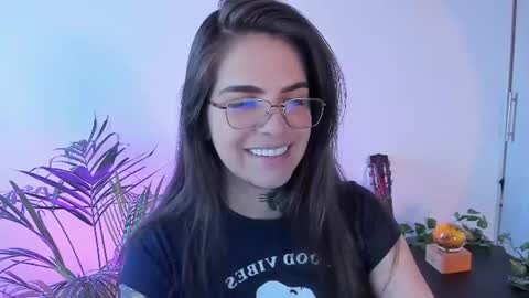 Snapshot of meurief chatting on 07-14-26, 12:33 Meurif online show from 07-14-26, 12:33