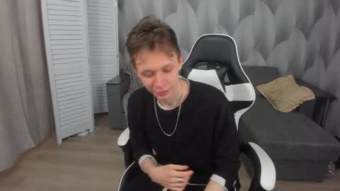 MEVERIK OUSHEN online show from 04-26-26, 10:46