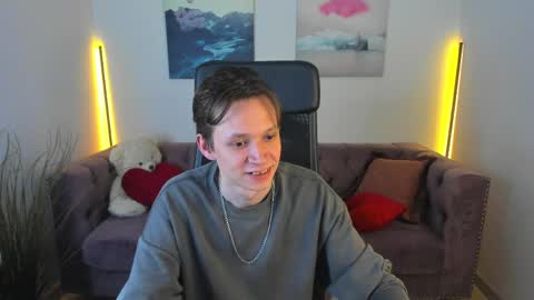 Snapshot of meverik_oushen chatting on 05-30-26, 08:39 MEVERIK OUSHEN online show from 05-30-26, 08:39