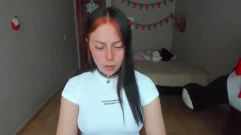 Snapshot of mey090 chatting on 12-12-24, 10:09 Mey online show from 12-12-24, 10:09
