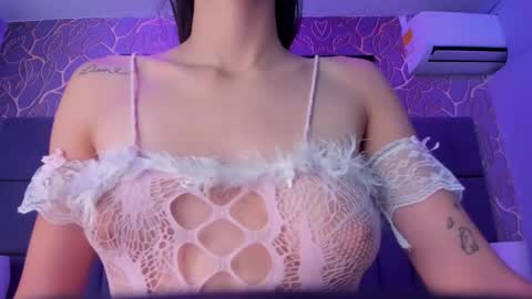 Snapshot of mey_doll chatting on 10-28-25, 11:03 Your Mey  online show from 10-28-25, 11:03