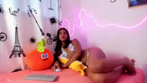 Snapshot of meyparker chatting on 09-18-25, 09:50 mey lara online show from 09-18-25, 09:50