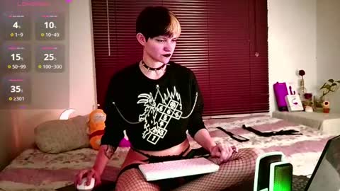 Snapshot of mhax_rosse chatting on 07-14-26, 03:44 Mhax online show from 07-14-26, 03:44