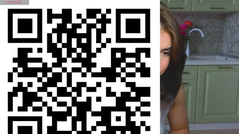 Snapshot of mia___lunaa chatting on 05-27-26, 08:44 Mia online show from 05-27-26, 08:44