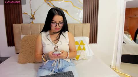 Snapshot of mia__bloom chatting on 05-17-26, 02:24 Mia Bloom online show from 05-17-26, 02:24