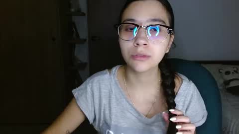 Mia online show from 03-25-26, 03:45